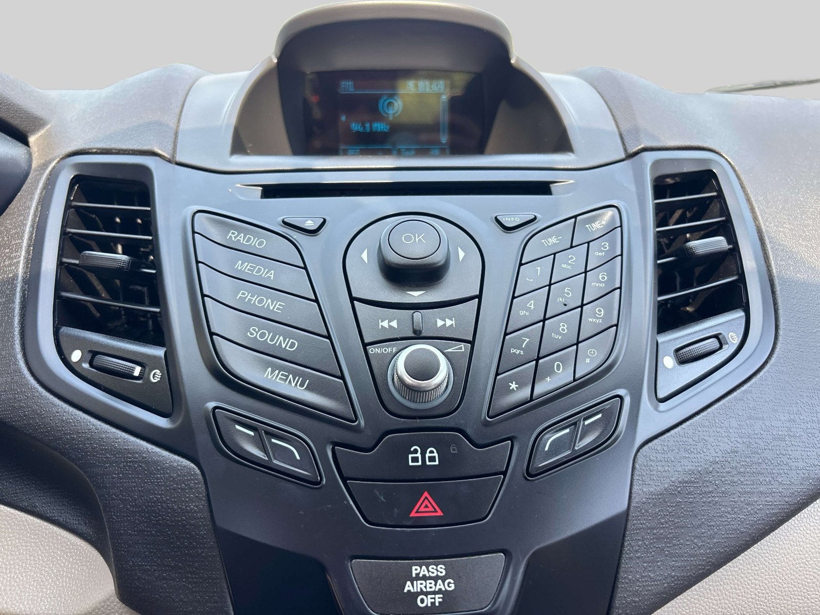 Used 2014 Ford Fiesta SE FWD image 21