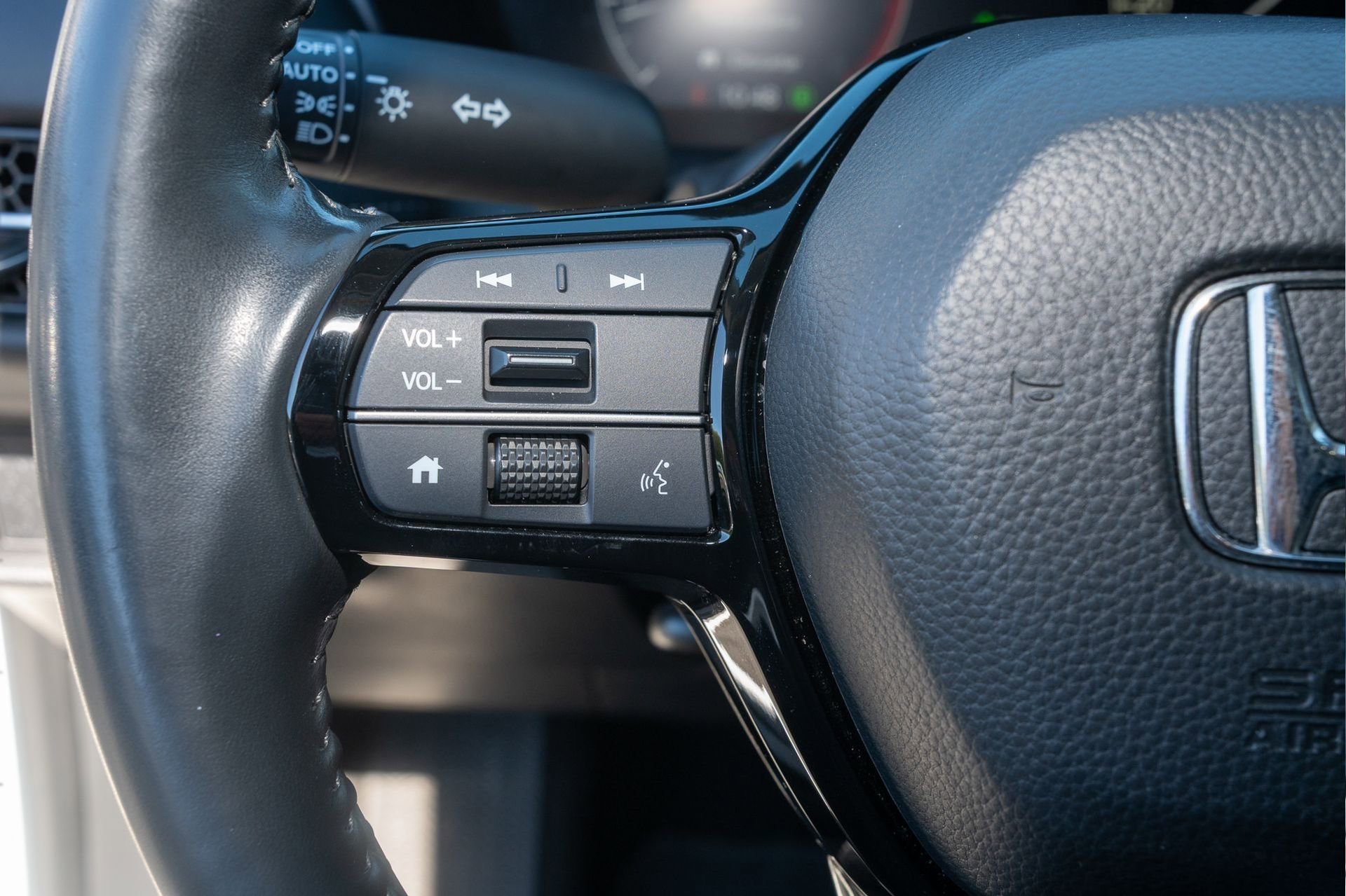 Certified 2025 Honda HR-V EX-L image 27