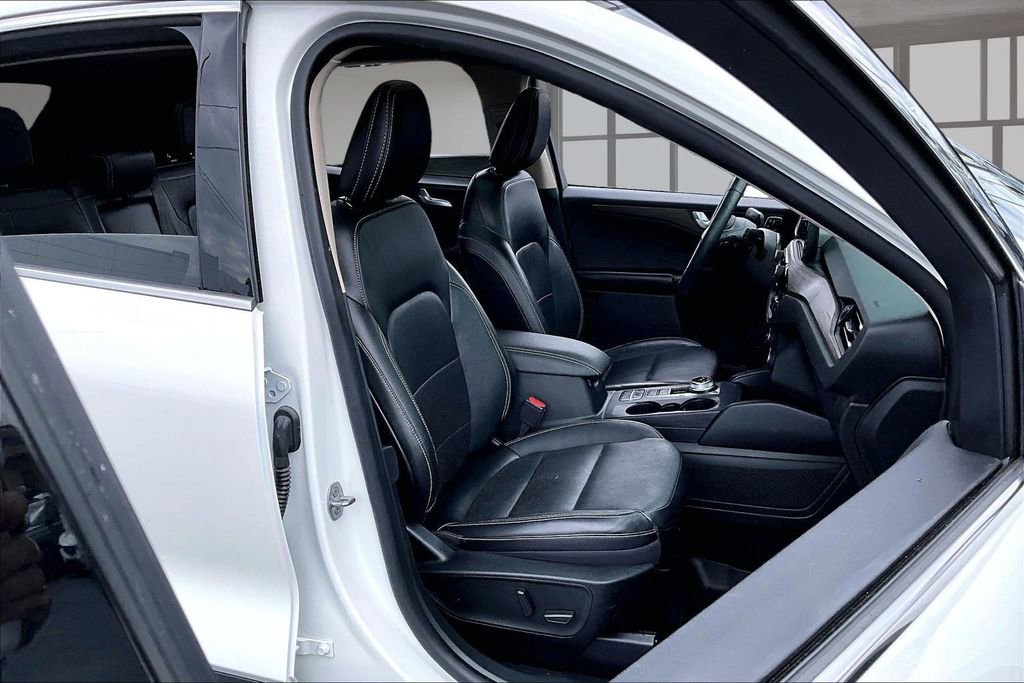 Used 2020 Ford Escape Titanium w/ Titanium Premium Package 2.0 image 7