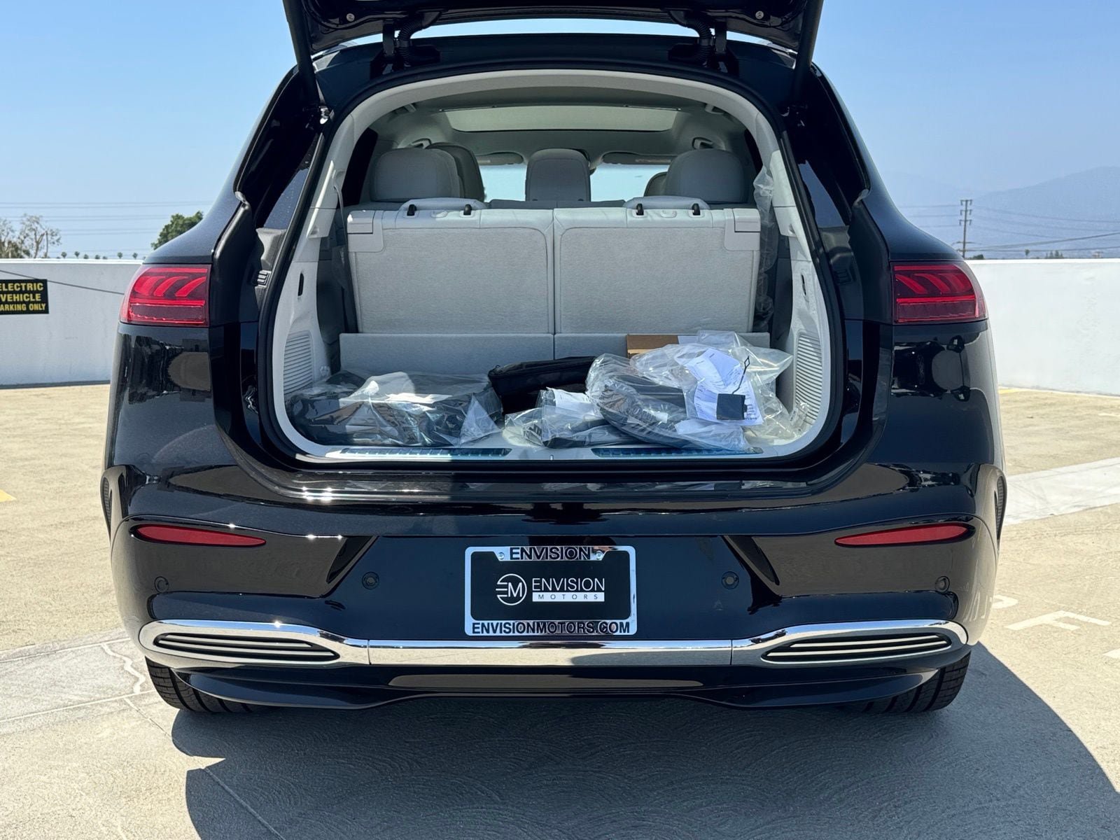 New 2026 Mercedes-Benz EQS 400 4MATIC SUV image 16