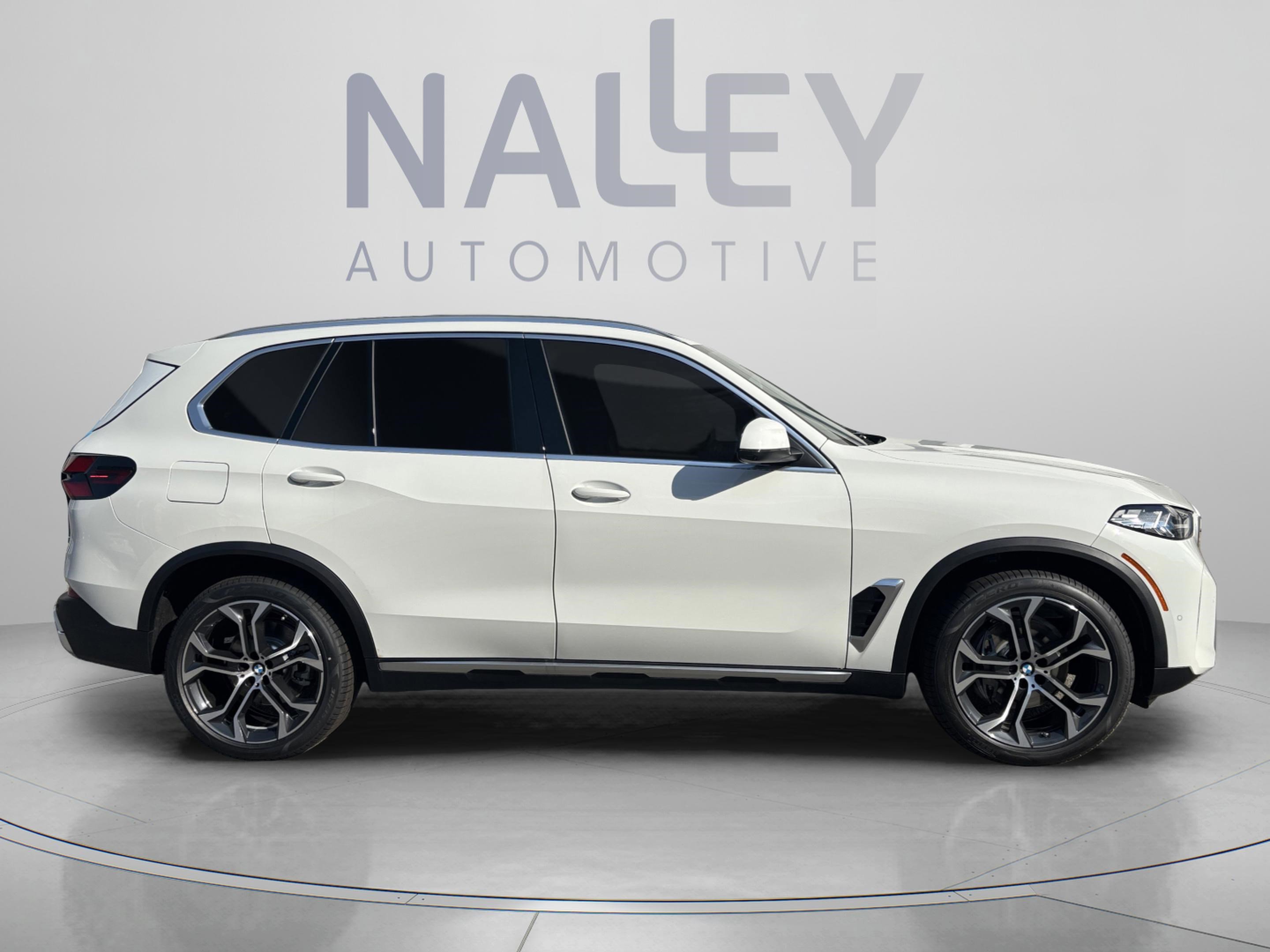 Used 2026 BMW X5 xDrive40i w/ Climate Comfort Package image 5