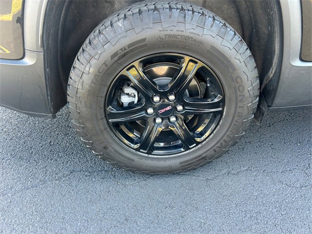 Used 2021 GMC Acadia AT4 w/ Technology Package image 19