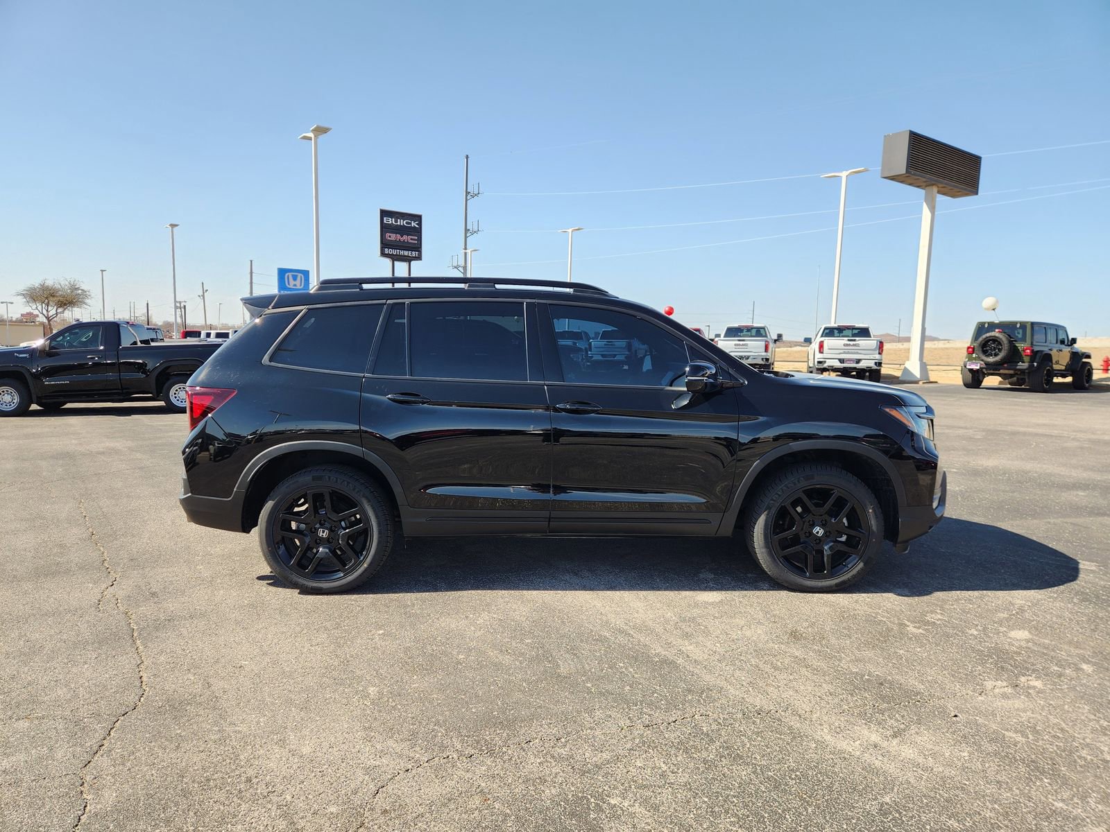 Used 2024 Honda Passport Black Edition image 7
