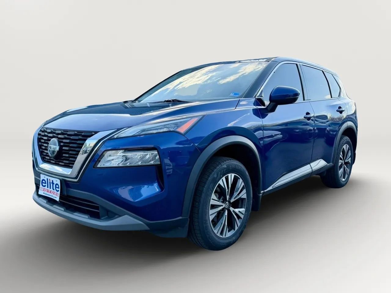 Used 2021 Nissan Rogue SV FWD image 3