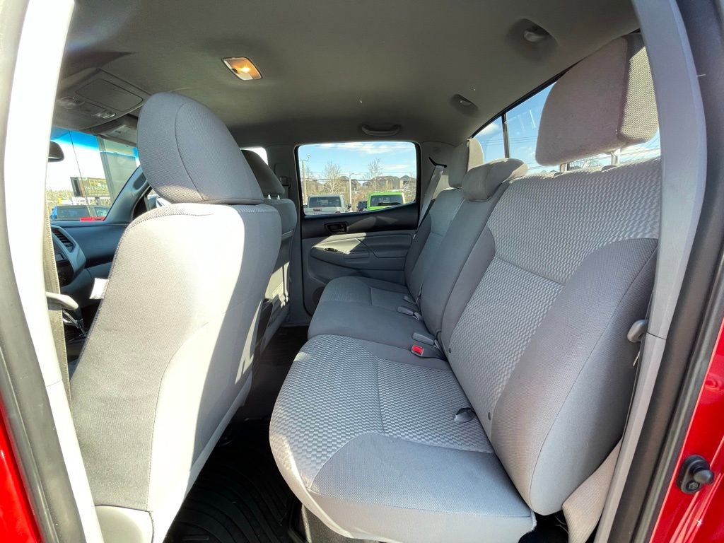 Used 2012 Toyota Tacoma 4x4 Double Cab w/ SR5 Pkg image 17