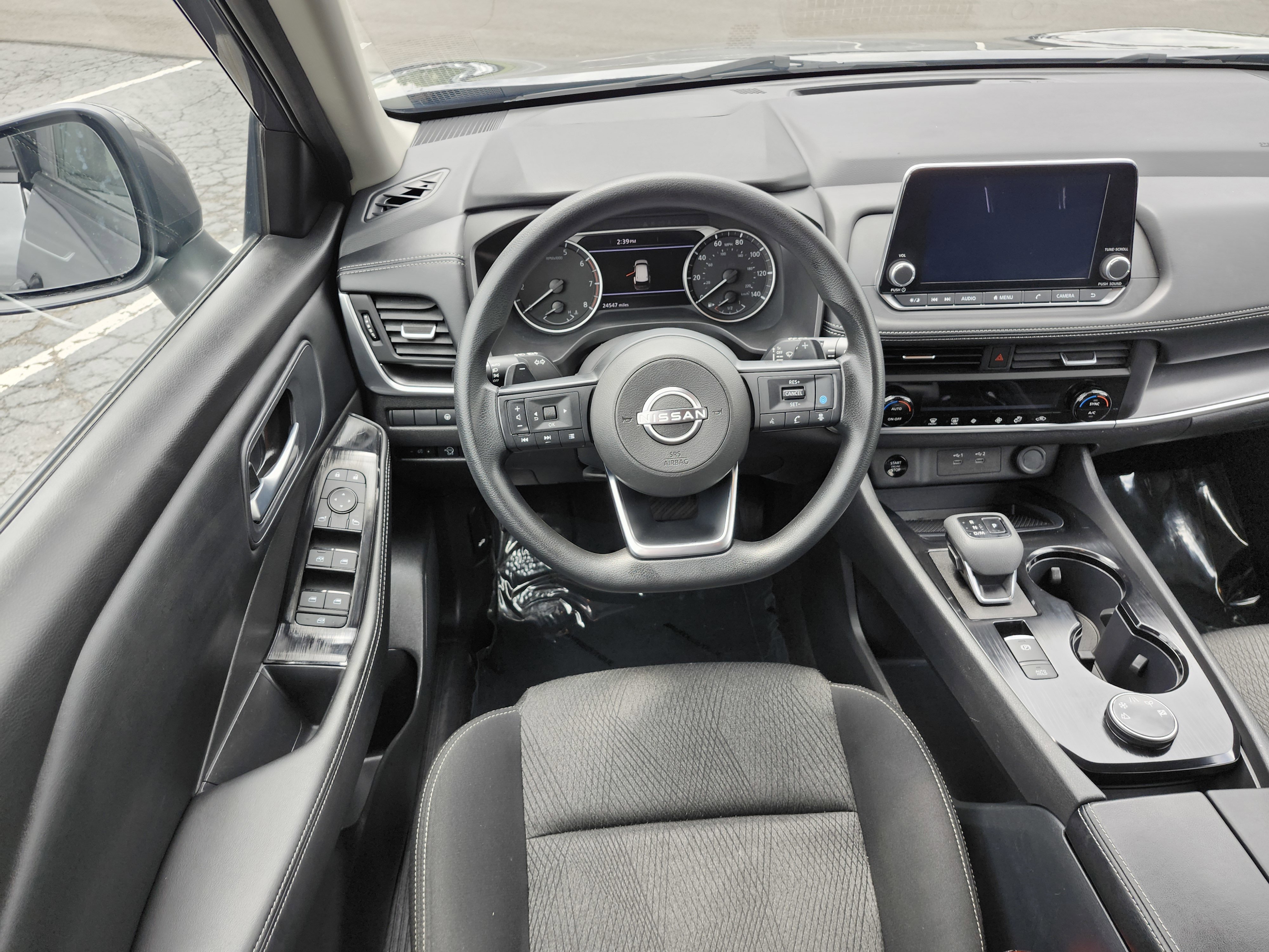Used 2024 Nissan Rogue SV AWD/4WD image 29