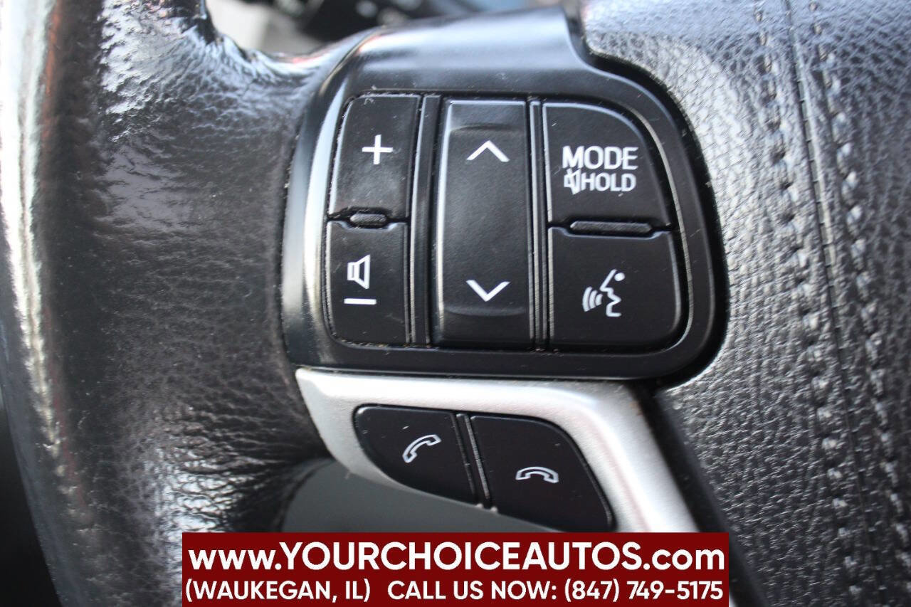 Used 2018 Toyota Sienna XLE w/ XLE Navigation Package FWD image 24