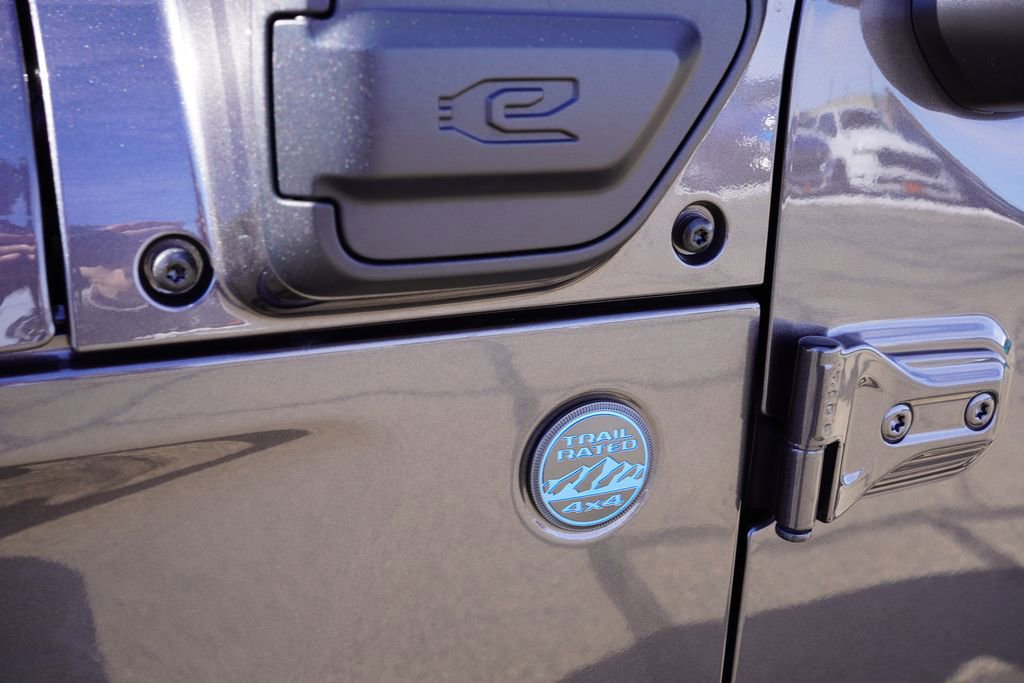 Certified 2025 Jeep Wrangler Unlimited Sahara w/ Safety Group image 14