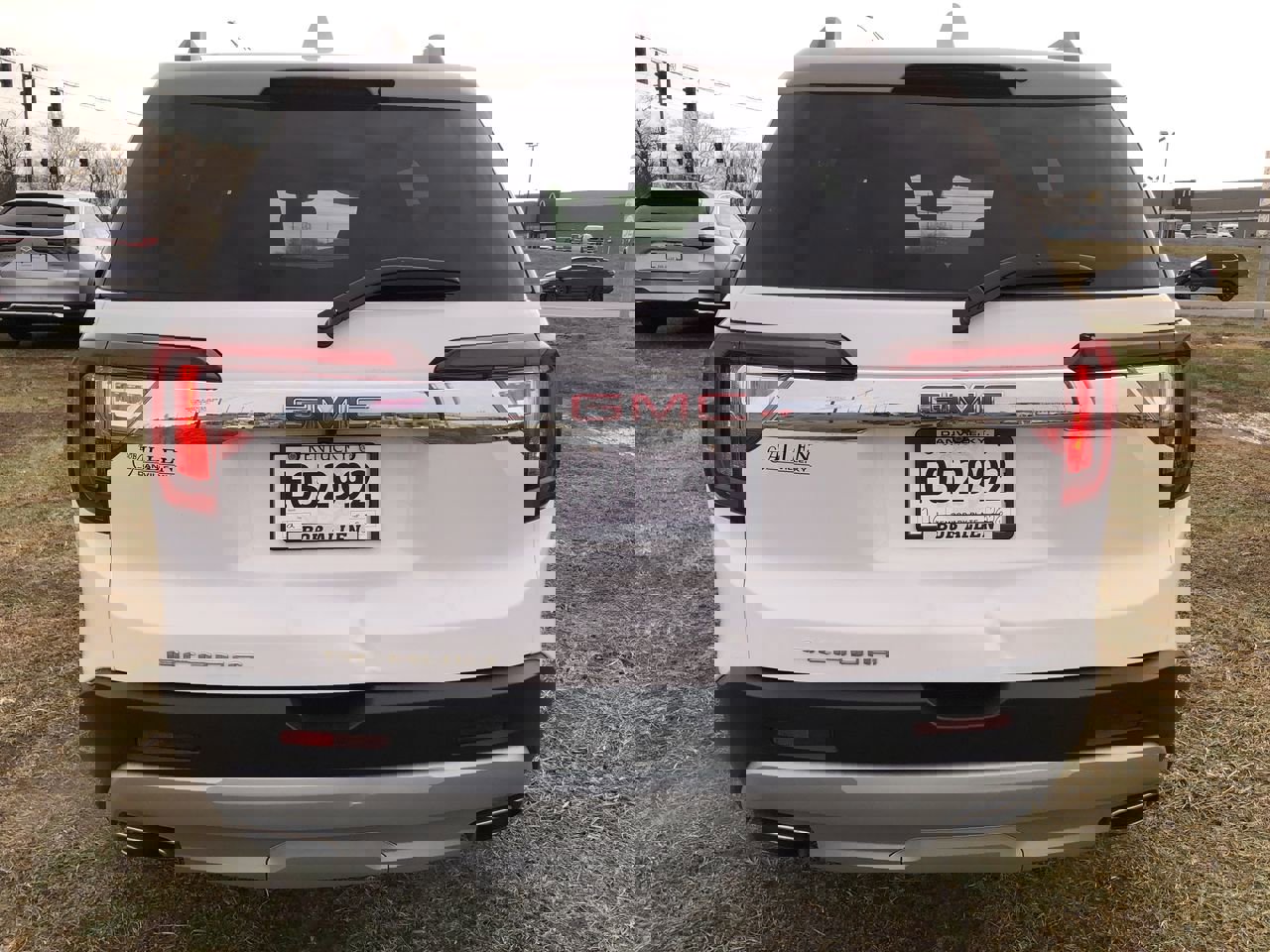 Used 2023 GMC Acadia SLE w/ Driver Convenience Package image 11