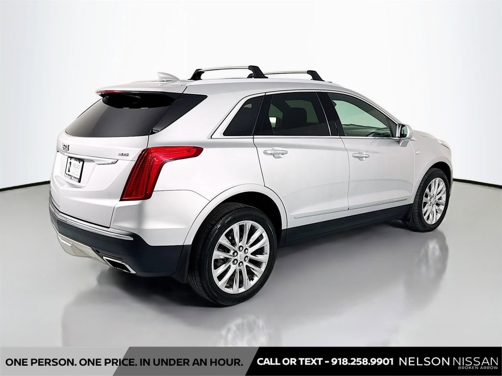 Used 2017 Cadillac XT5 Platinum AWD/4WD image 5