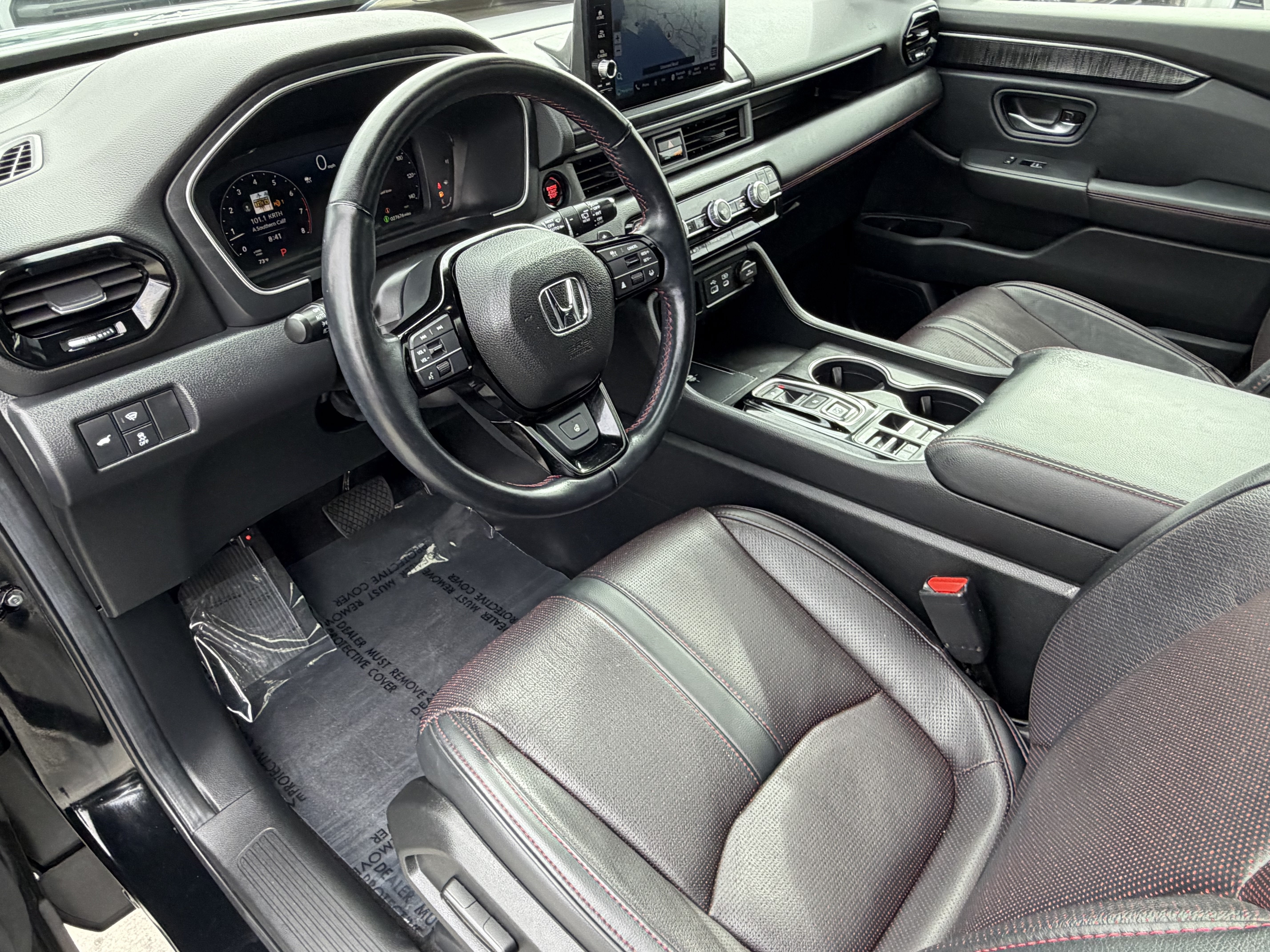Used 2025 Honda Pilot Black Edition image 28