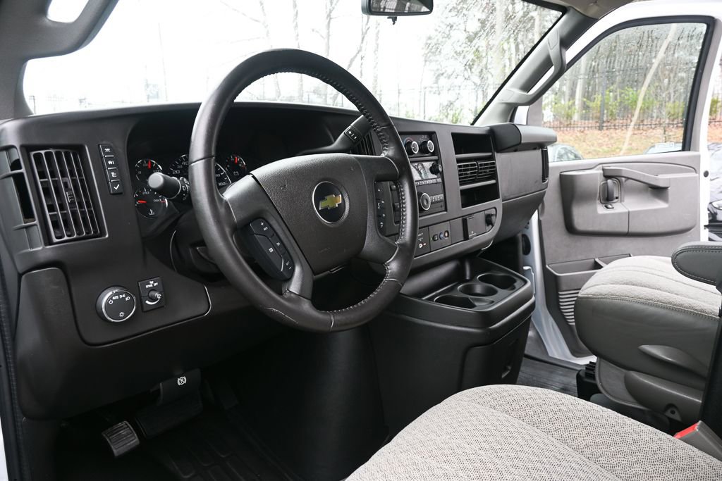 Used 2022 Chevrolet Express 2500 w/ Driver Convenience Package image 6