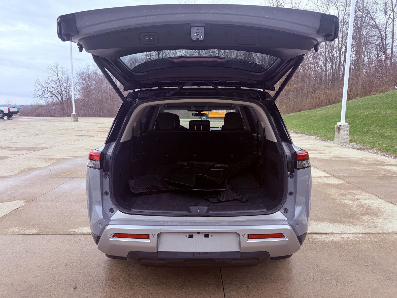 Used 2024 Nissan Pathfinder SL image 28