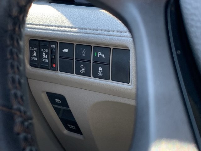 Used 2018 Honda Odyssey Elite image 15