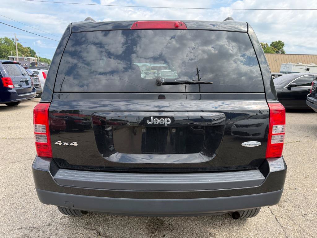 Used 2014 Jeep Patriot Latitude AWD/4WD image 6