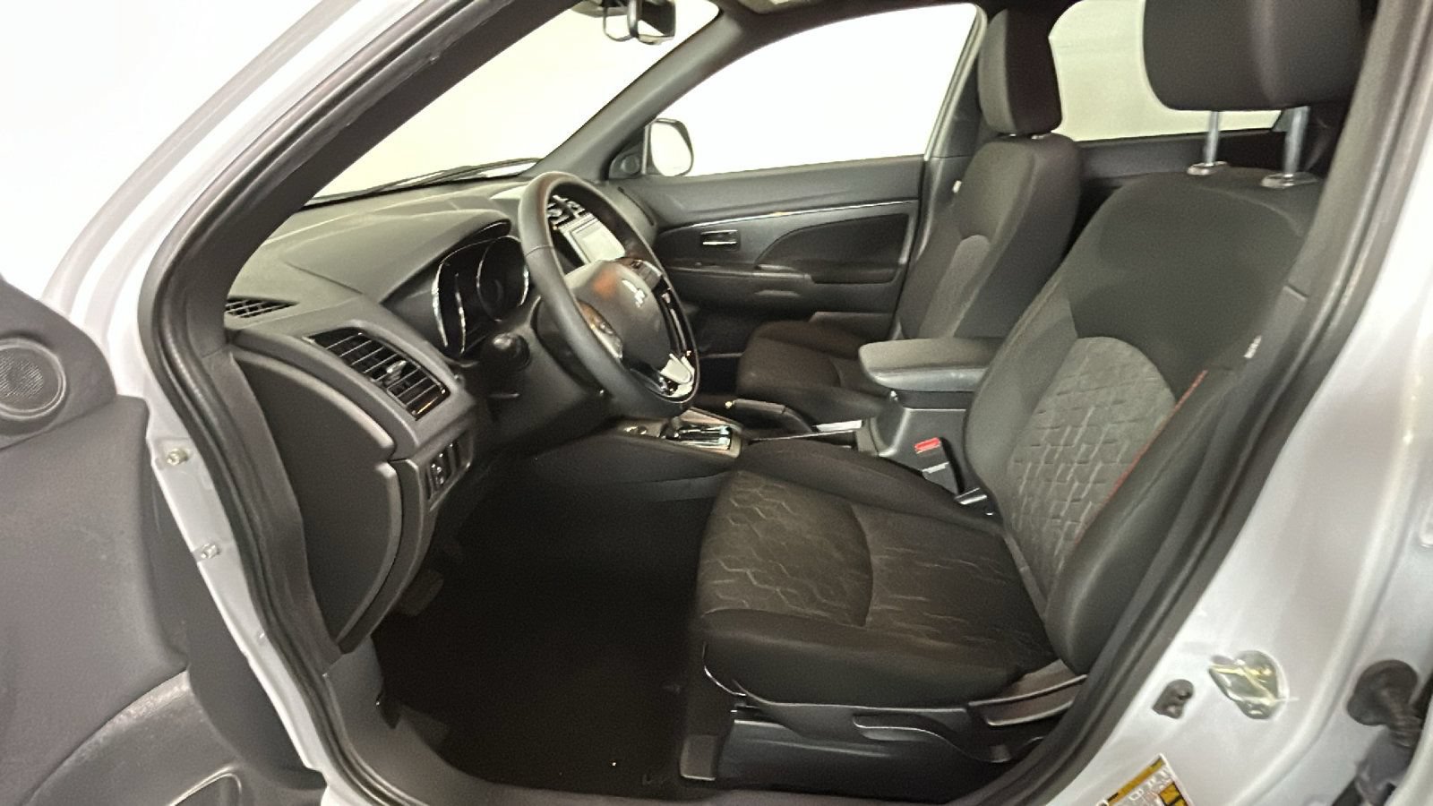 Used 2024 Mitsubishi Outlander Sport AWD image 12