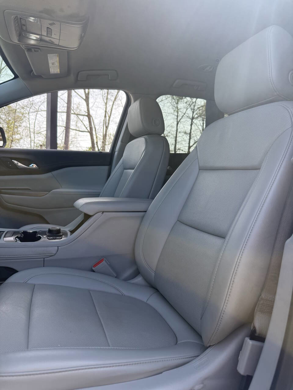 Used 2022 GMC Acadia SLT w/ Technology Package image 8