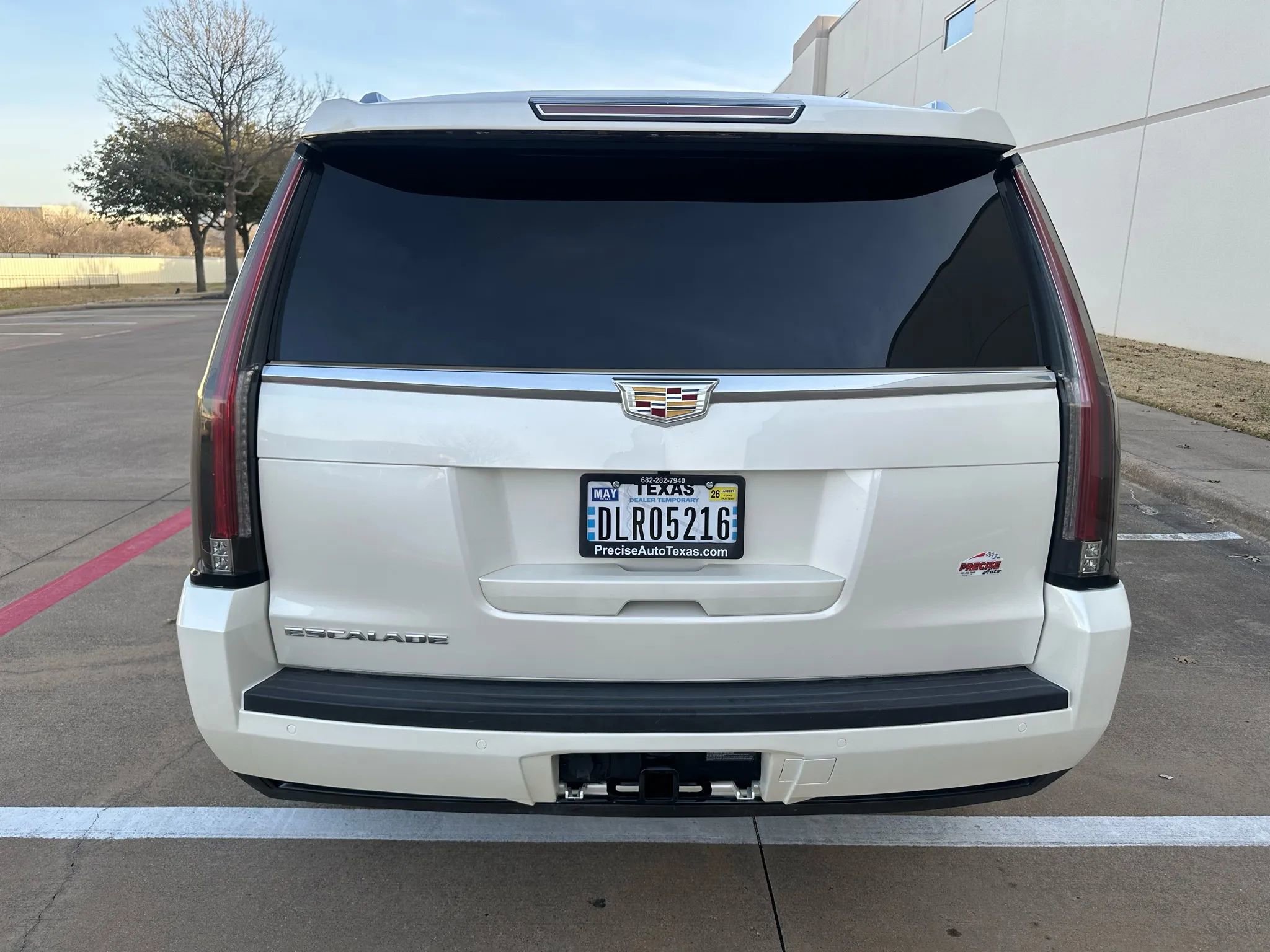 Used 2015 Cadillac Escalade Luxury AWD/4WD image 11