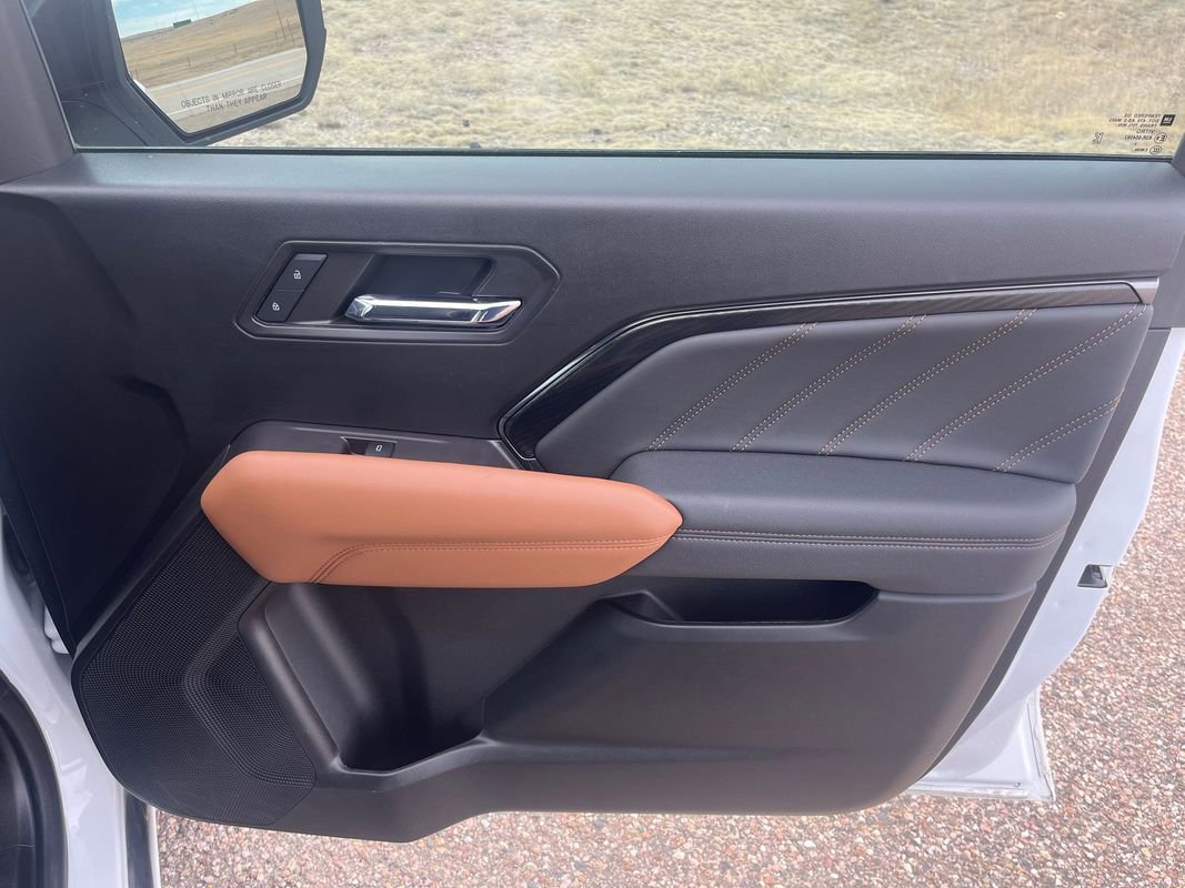 Used 2024 GMC Canyon AT4 w/ Technology Package image 17