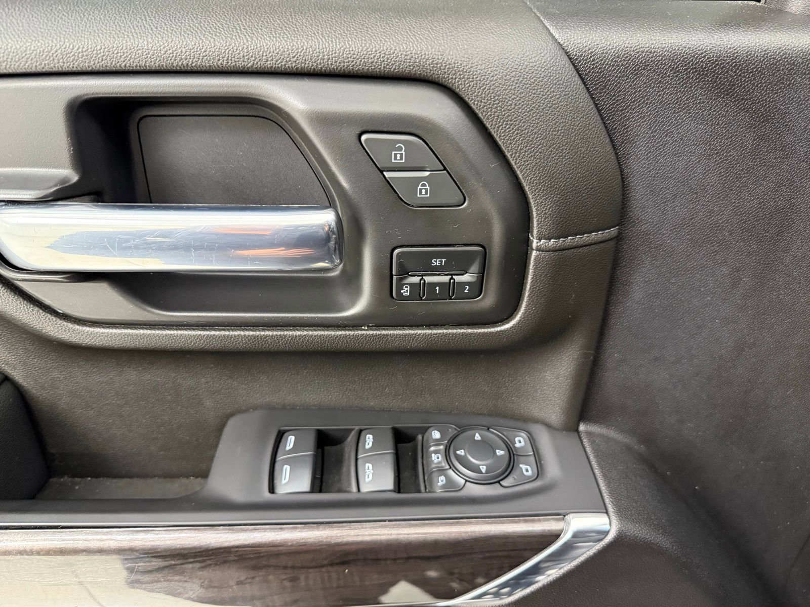 Used 2022 Chevrolet Silverado 2500 LTZ w/ LTZ Convenience Package image 17