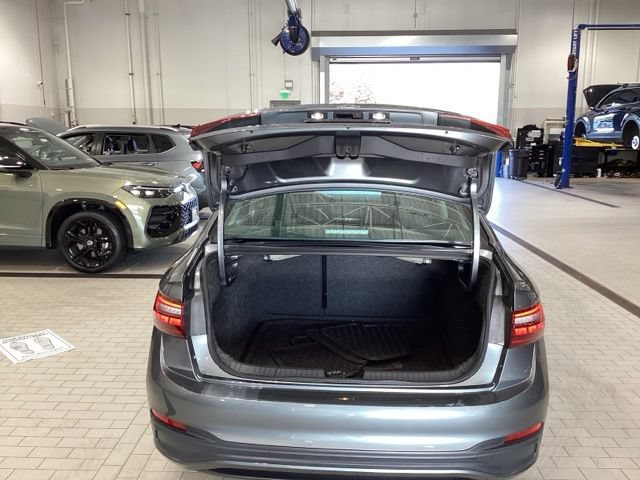 Certified 2023 Volkswagen Jetta SE w/ Panoramic Sunroof Package FWD image 15