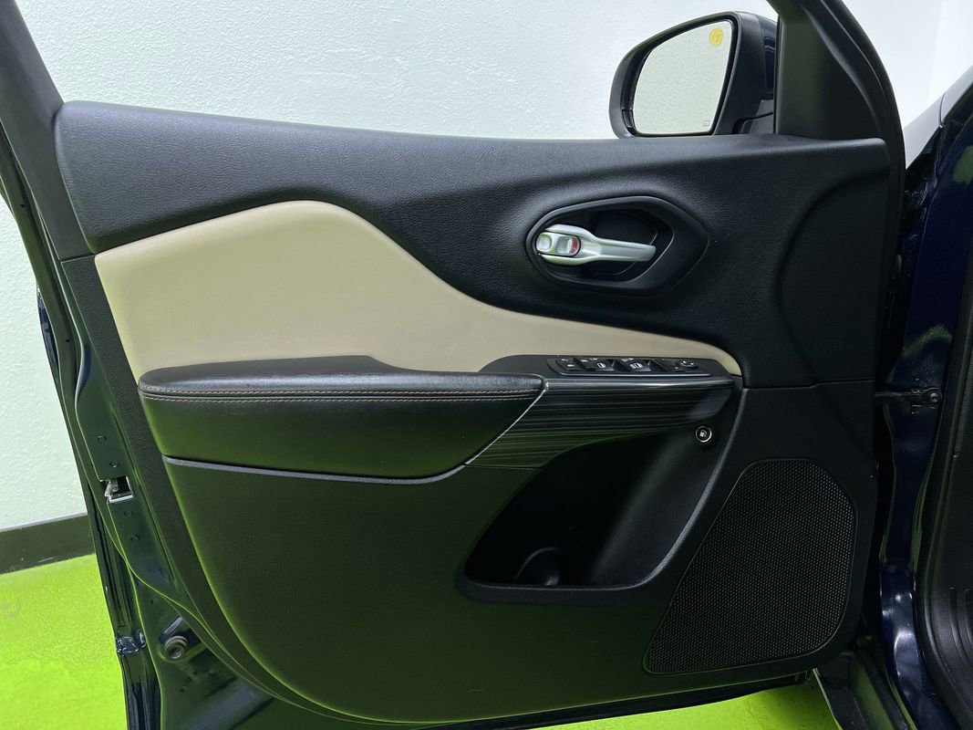 Used 2016 Jeep Cherokee Limited w/ Trailer Tow Group image 17