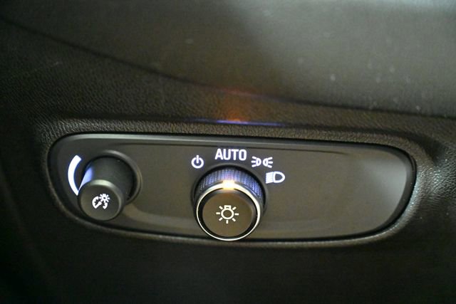 Used 2020 Chevrolet Equinox LT image 39