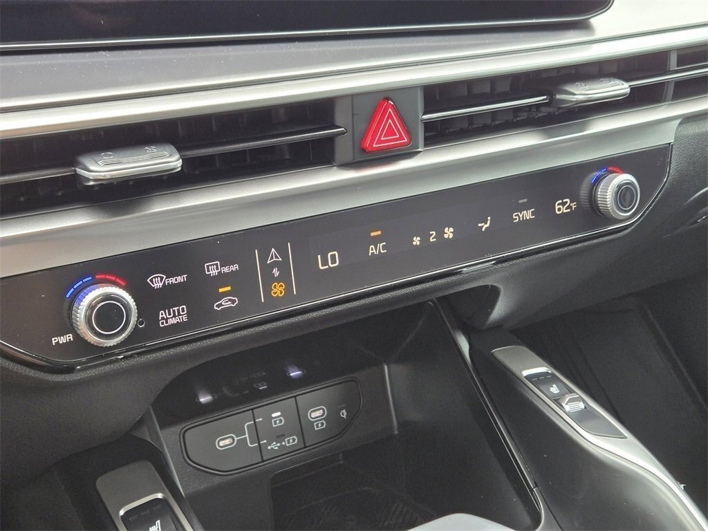 New 2026 Kia Sorento S w/ S Panoramic Sunroof Package image 16