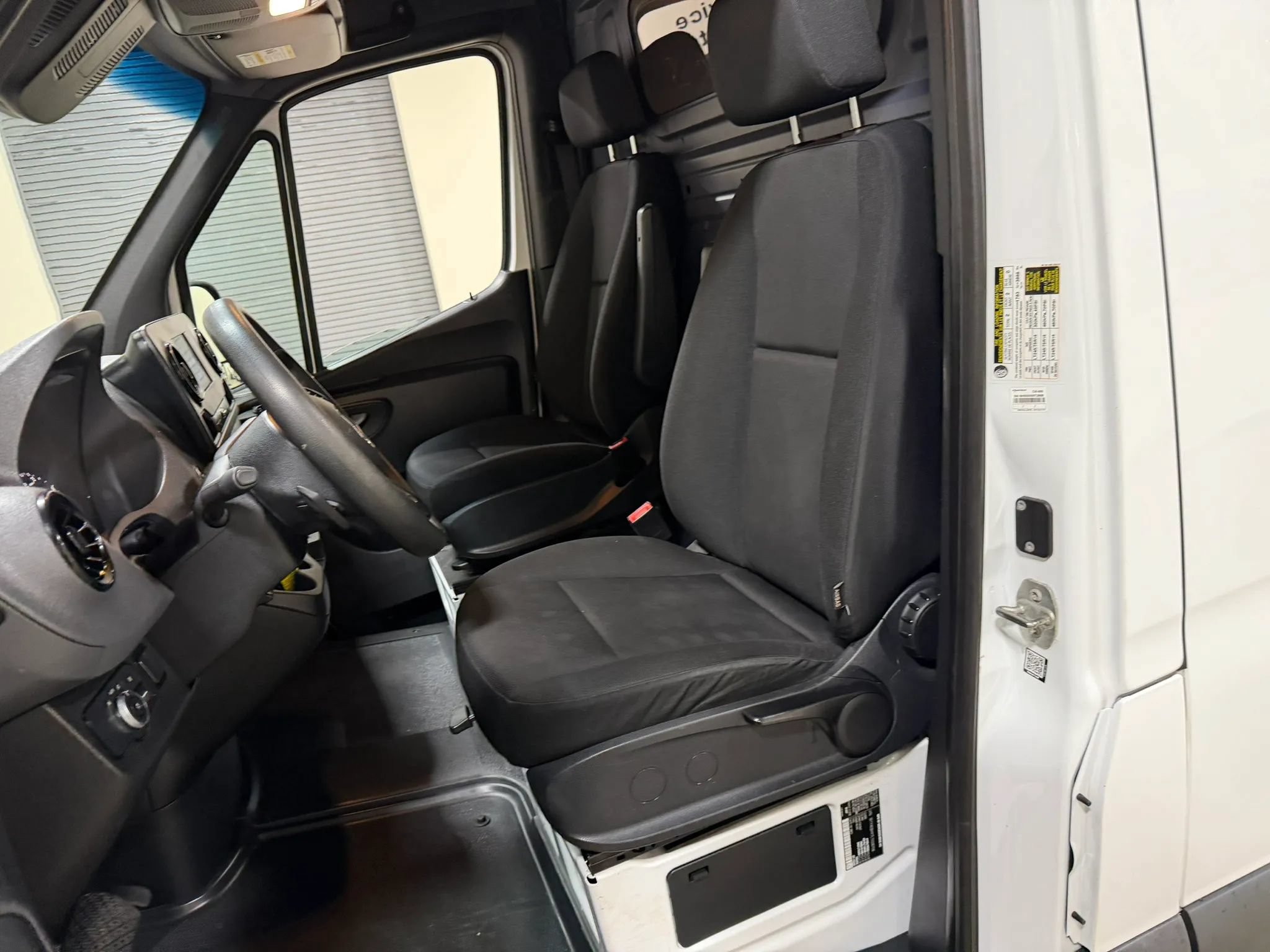Used 2020 Mercedes-Benz Sprinter 2500 image 35