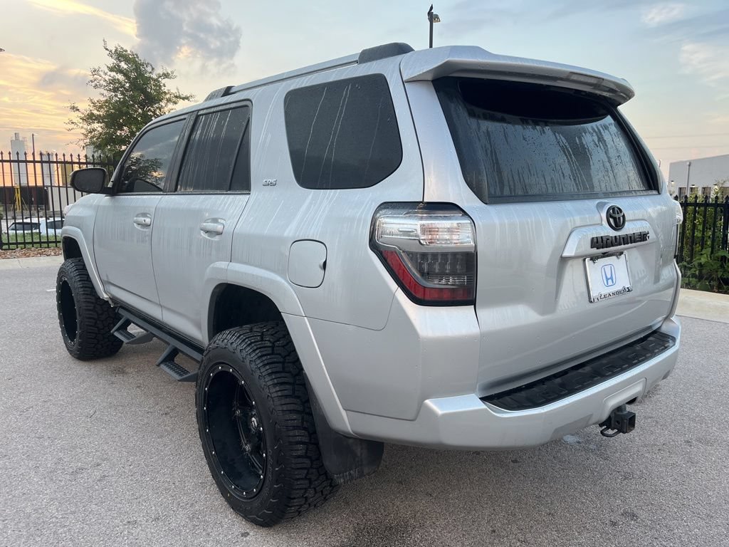Used 2022 Toyota 4Runner SR5 AWD/4WD image 6