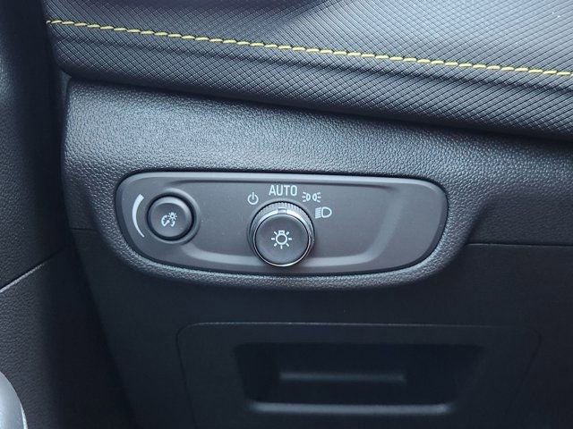 Used 2025 Chevrolet TrailBlazer ACTIV w/ Driver Confidence Package image 24