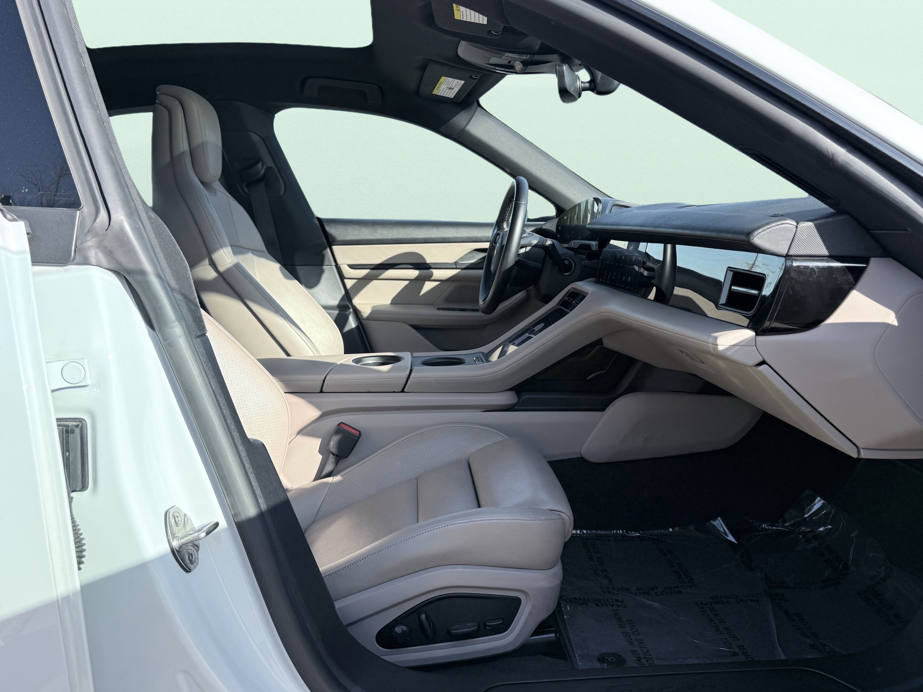 Used 2022 Porsche Taycan image 49