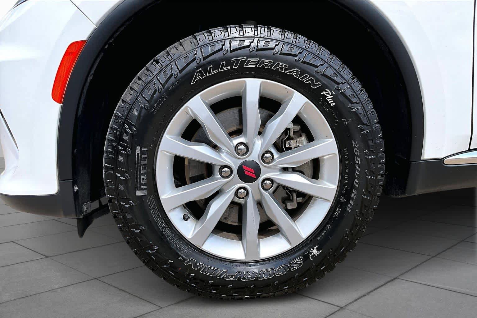 Used 2022 Dodge Durango SXT image 11