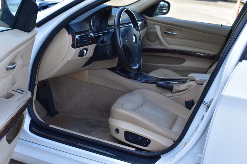 Used 2011 BMW 328i Sedan w/ Premium Pkg image 16