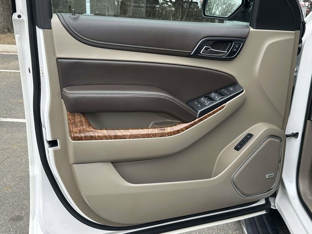 Used 2020 Chevrolet Suburban Premier w/ Premier 6.2L Value Package image 15