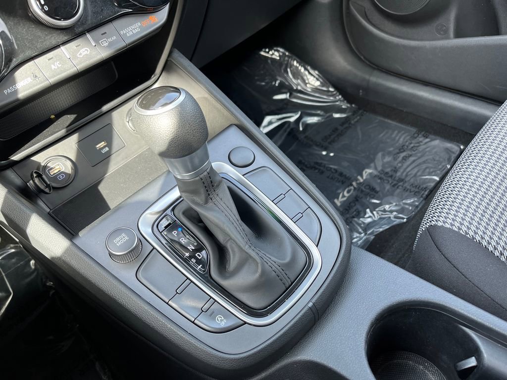 Used 2022 Hyundai Kona SE image 24
