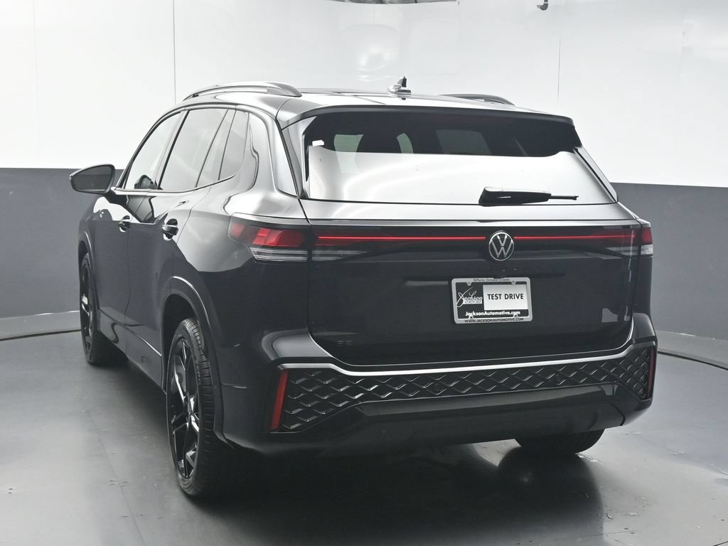 New 2026 Volkswagen Tiguan SE R-Line FWD image 6