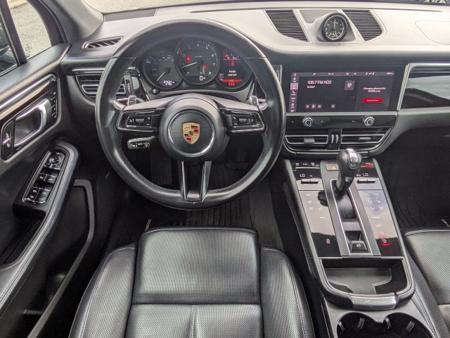 Used 2023 Porsche Macan AWD/4WD image 16