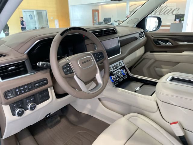 Used 2024 GMC Yukon XL Denali w/ Advanced Technology Package image 13