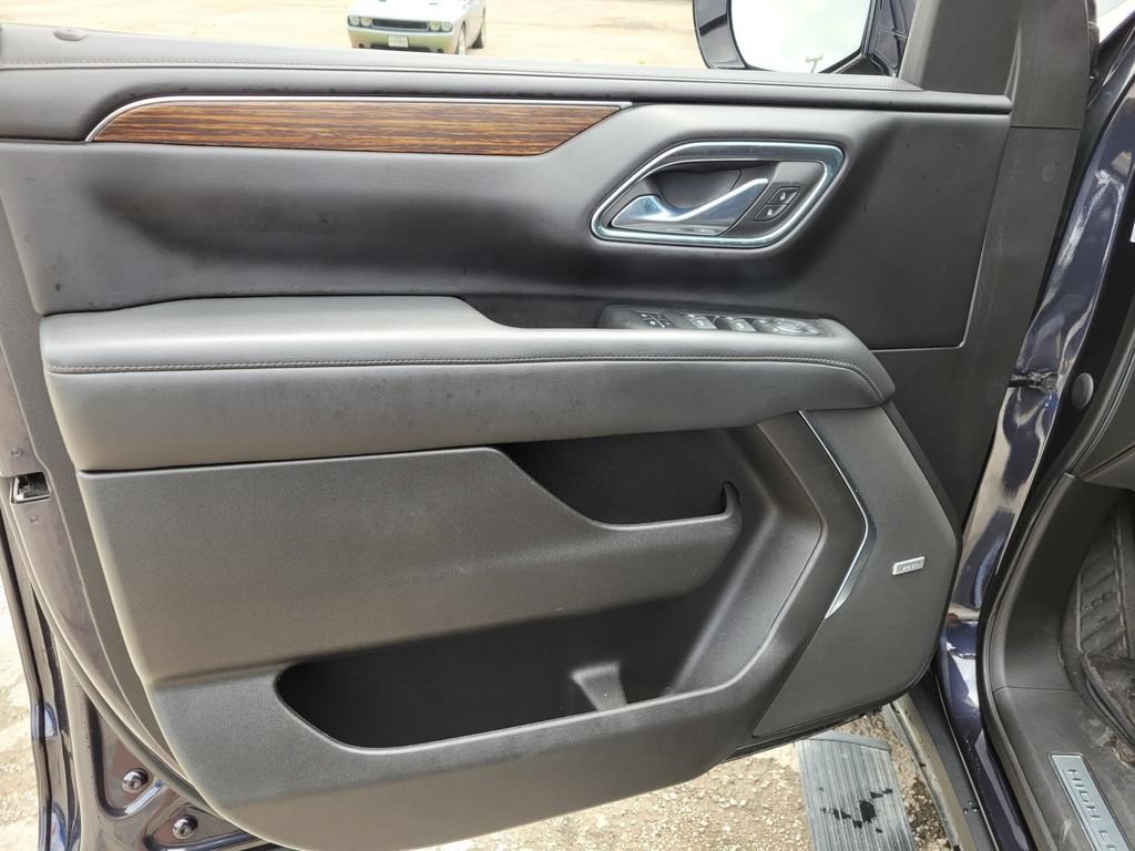Used 2023 Chevrolet Tahoe High Country AWD/4WD image 17