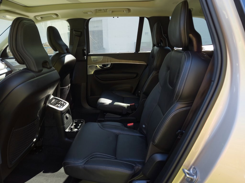 Used 2025 Volvo XC90 T8 Ultra w/ Protection Package Premier image 21