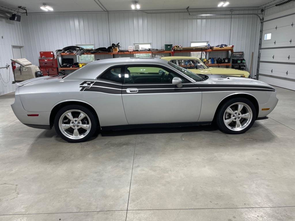 Used 2010 Dodge Challenger R/T RWD image 8