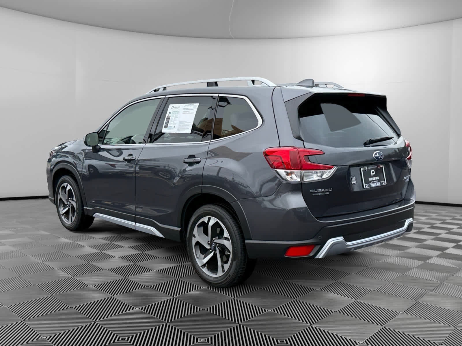 Used 2023 Subaru Forester Touring image 3