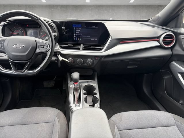 Used 2024 Chevrolet Trax RS FWD image 3