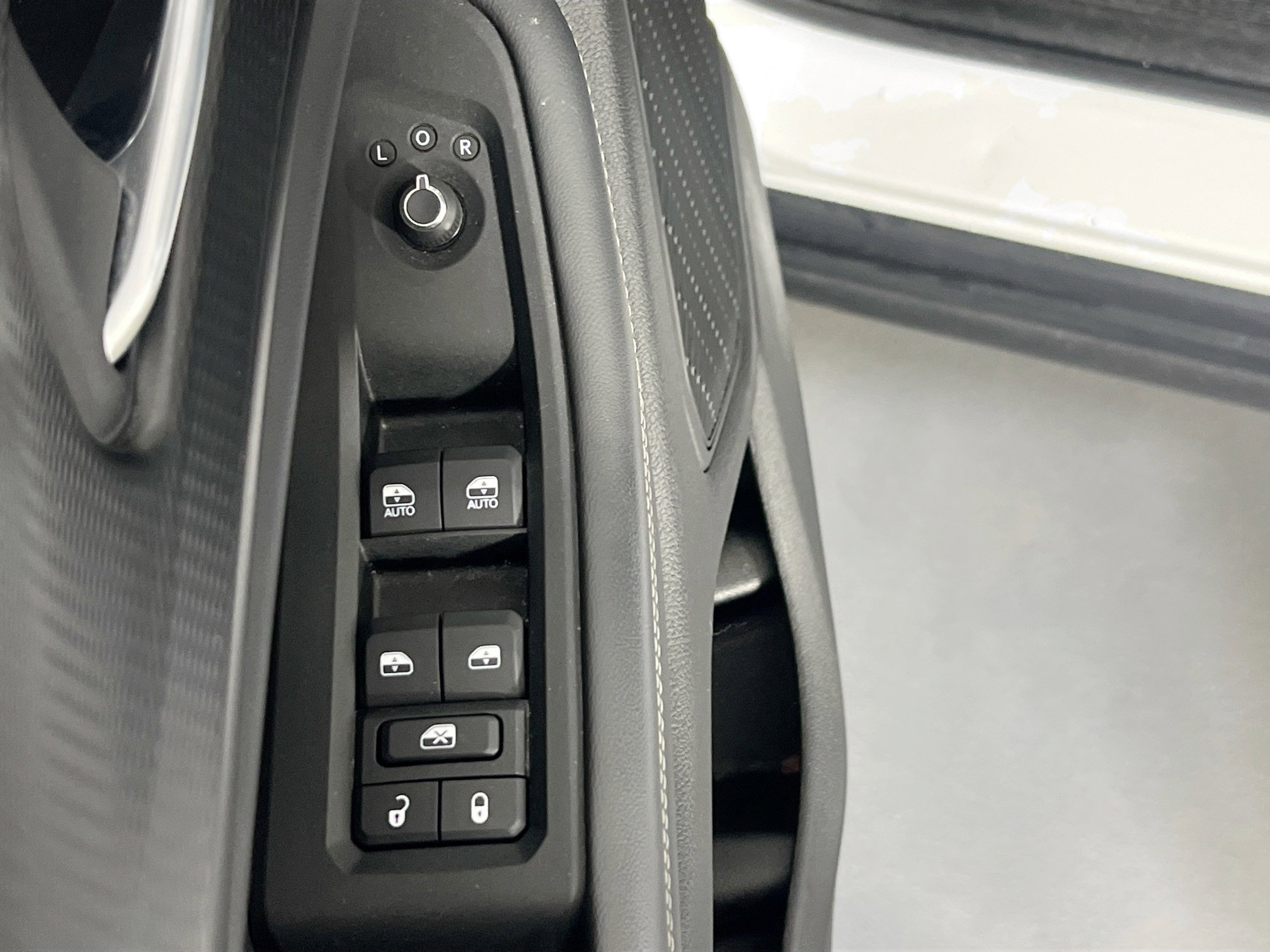 Used 2023 Jeep Grand Cherokee Altitude image 17