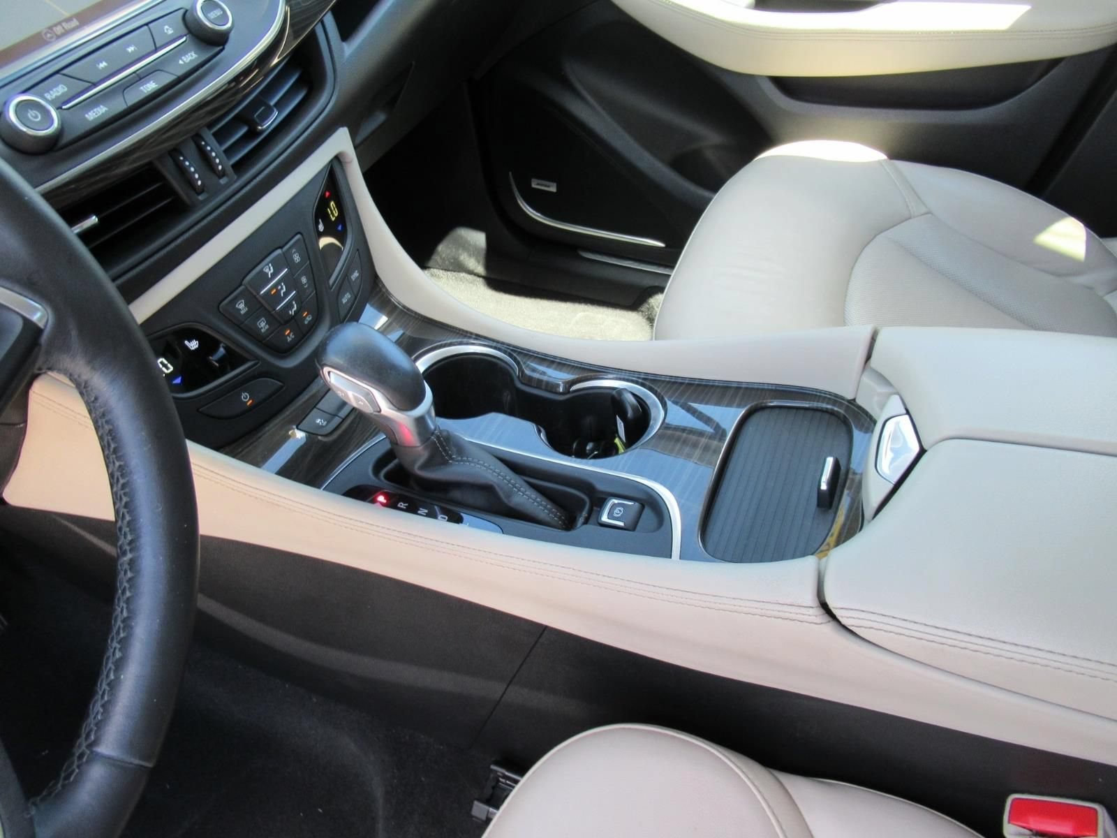 Used 2019 Buick Envision Premium AWD/4WD image 15