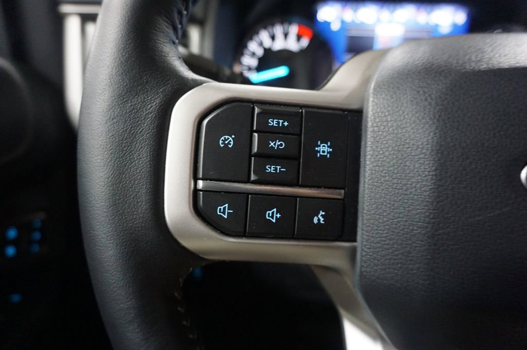 Used 2024 Ford Expedition XLT RWD image 8