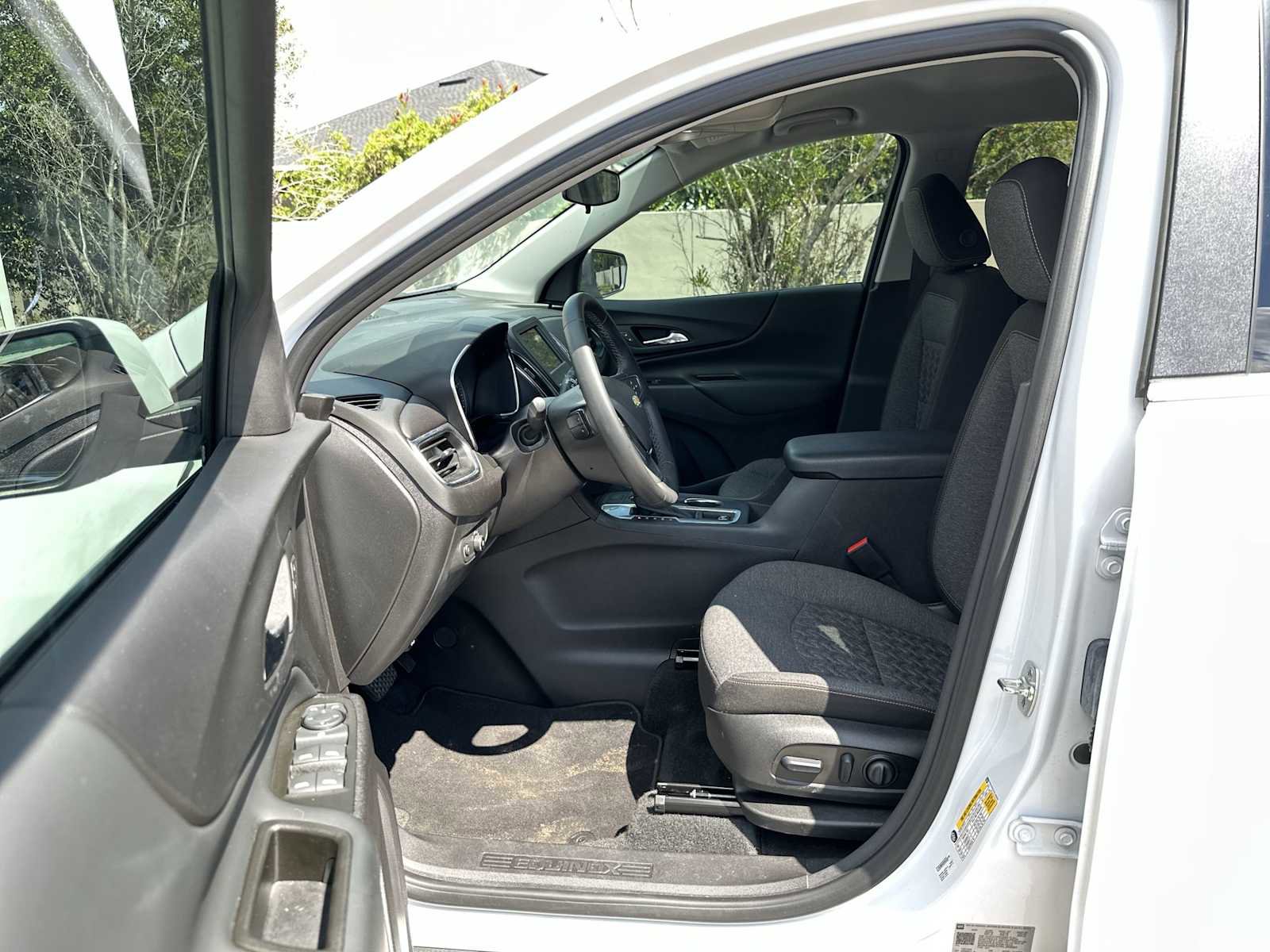 Certified 2024 Chevrolet Equinox LT FWD image 2