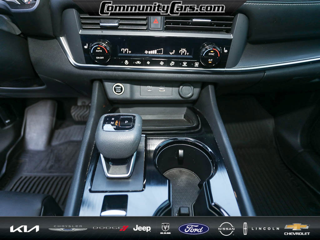 Used 2023 Nissan Rogue SV w/ SV Premium B Package image 19