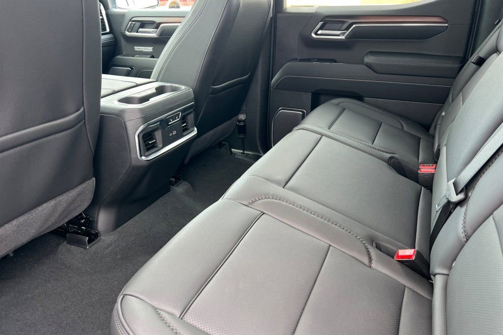 New 2026 GMC Sierra 1500 Denali w/ Denali Reserve Package image 9